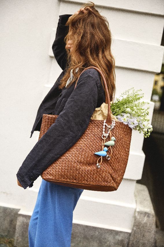 Oiseau bleu Porte-clés métal argenté avec cuir naturel Kay Bojesen