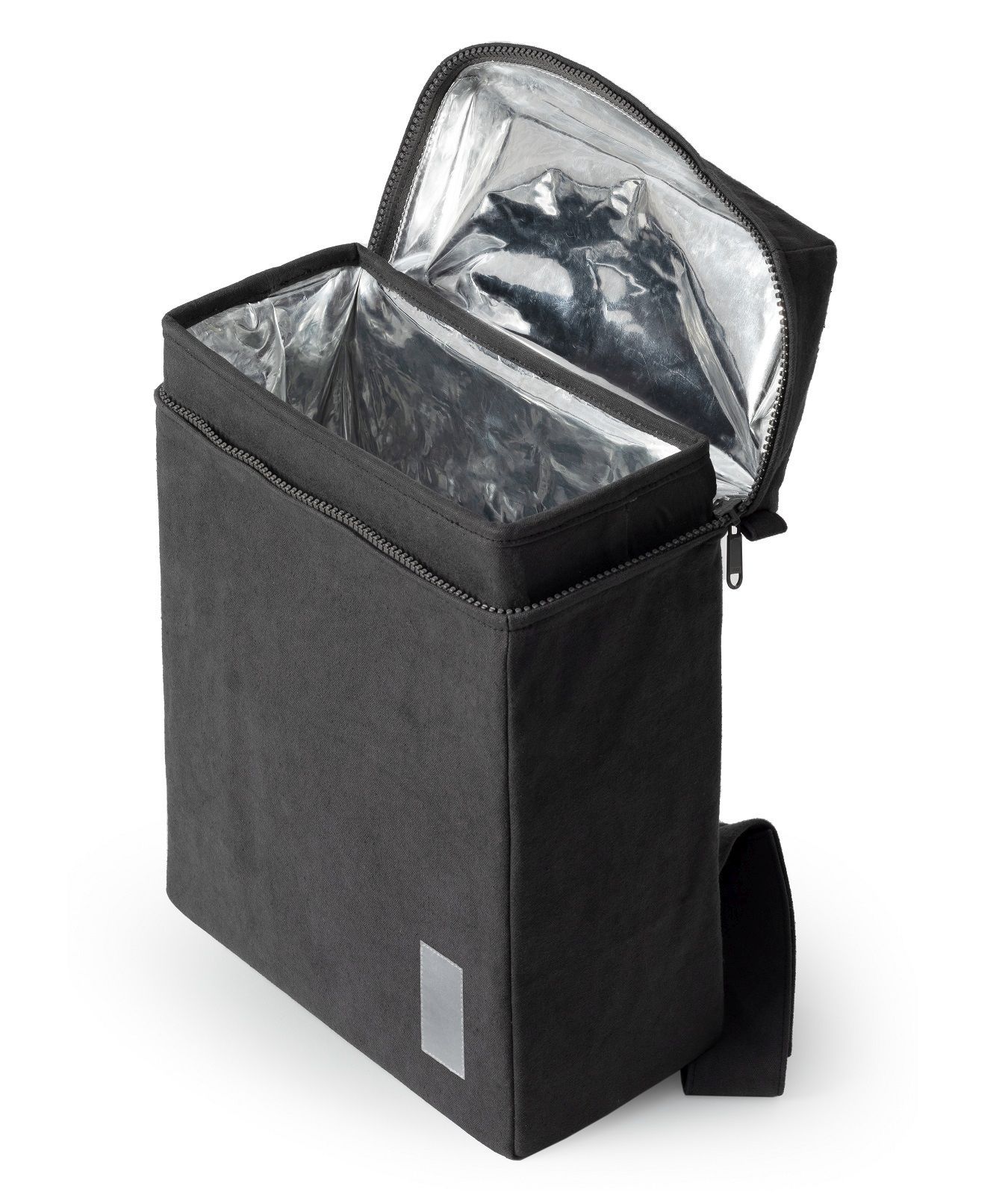 Offener Urban Thermal Backpack von Design House Stockholm mit silberner Isolierung.