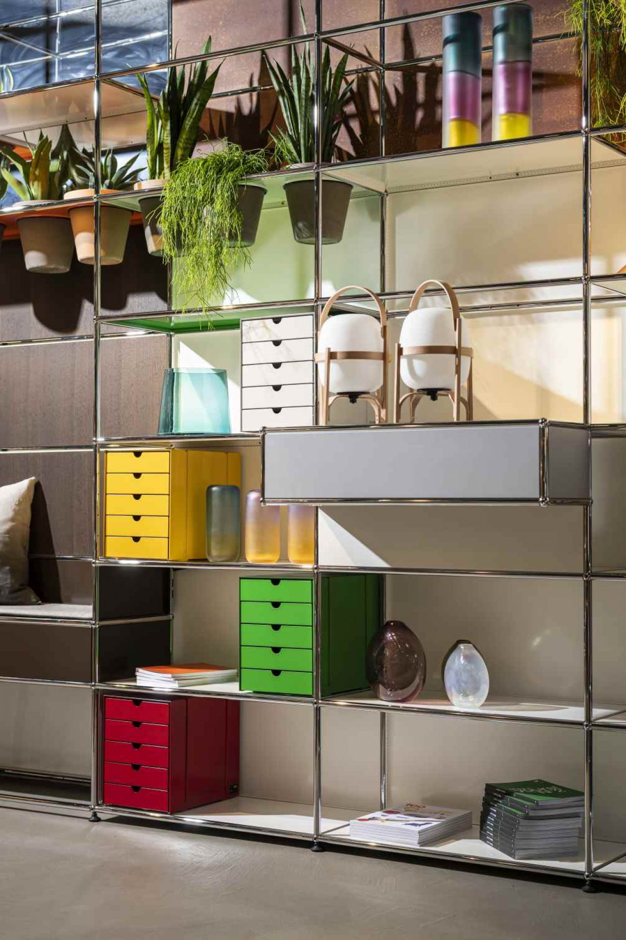 USM Haller Inos coffret C4 avec 5 plateaux fermés Home Office Vert