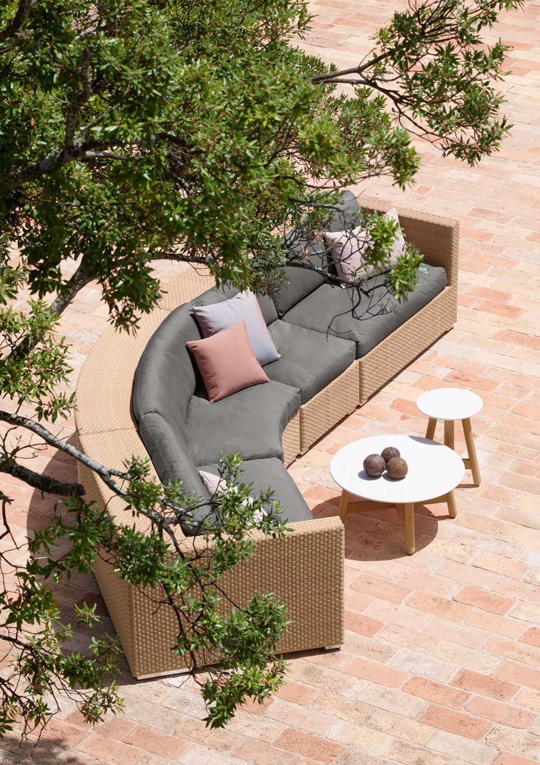 Mbrace Outdoor Side table Table d'appoint Dedon