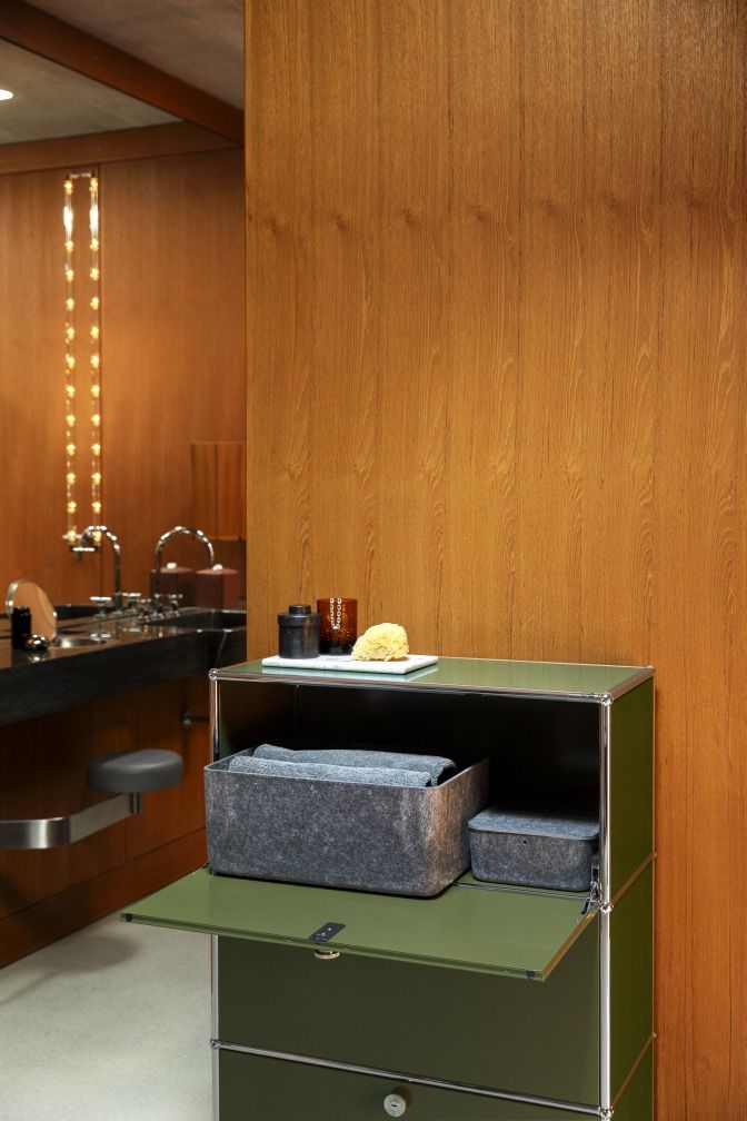 USM Haller Highboard avec trois portes rabattables Vert olive NOUVEAU TEINTE STANDARD 