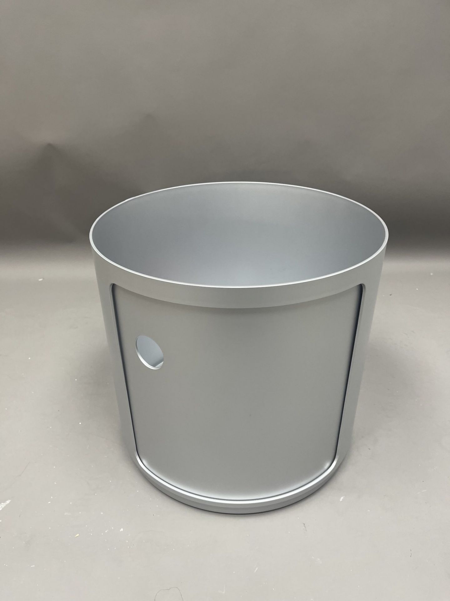 Componibili 4955 - élément rond haut ARGENT Kartell EXEMPLE DE MALADIE