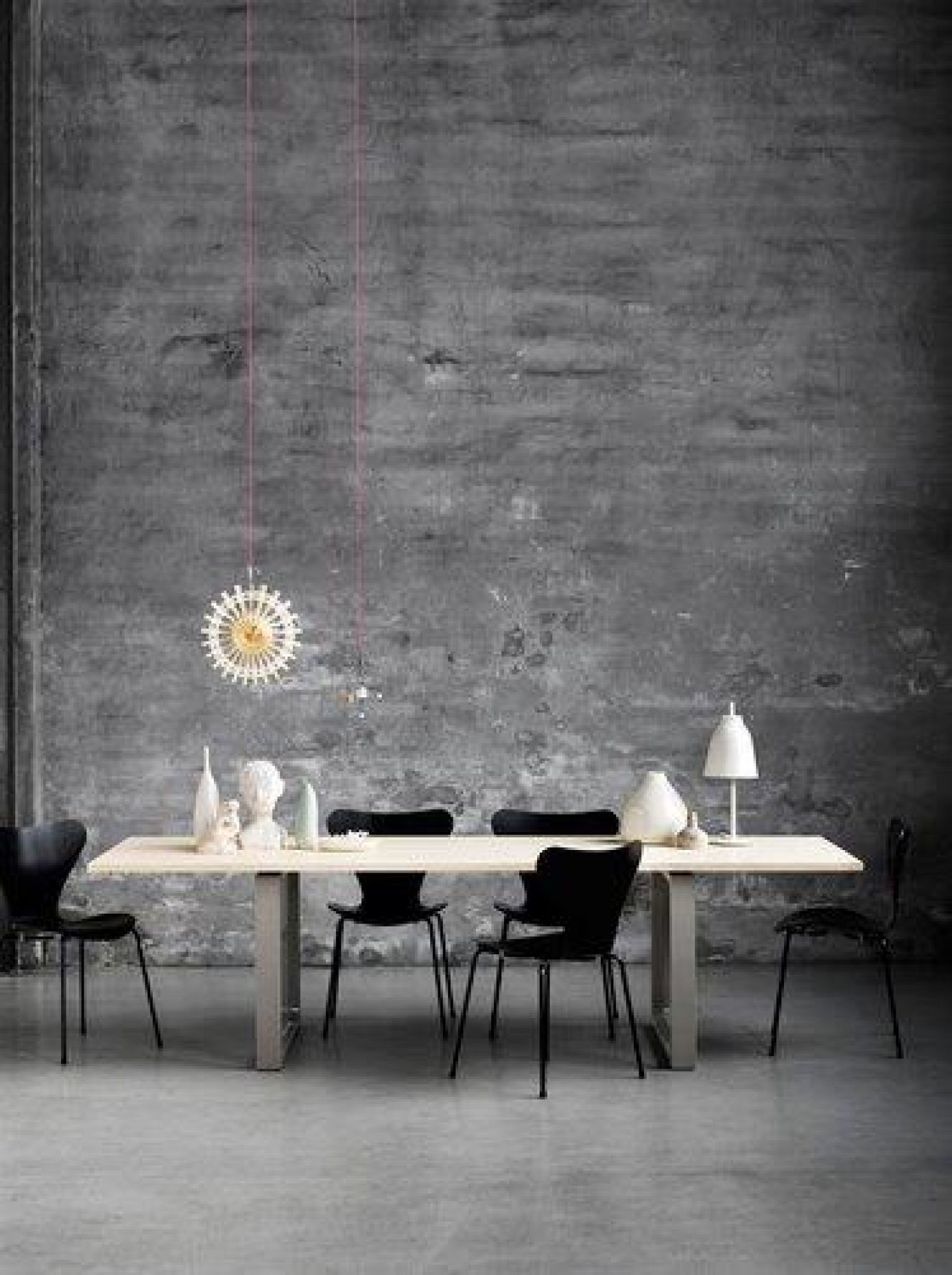 Essay Table Fritz Hansen QUICK SHIP