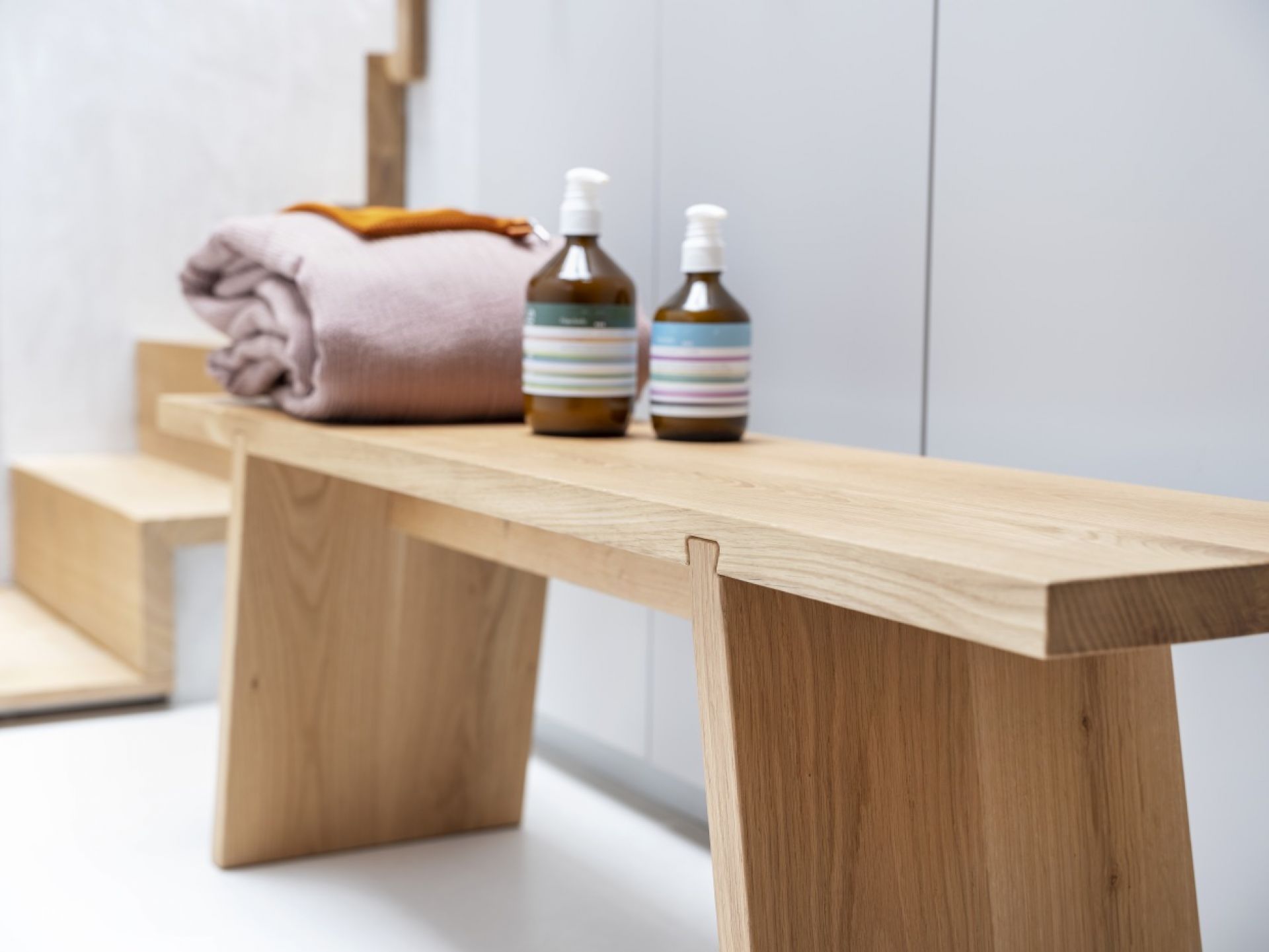 Dovetail Bench Banc Functionals