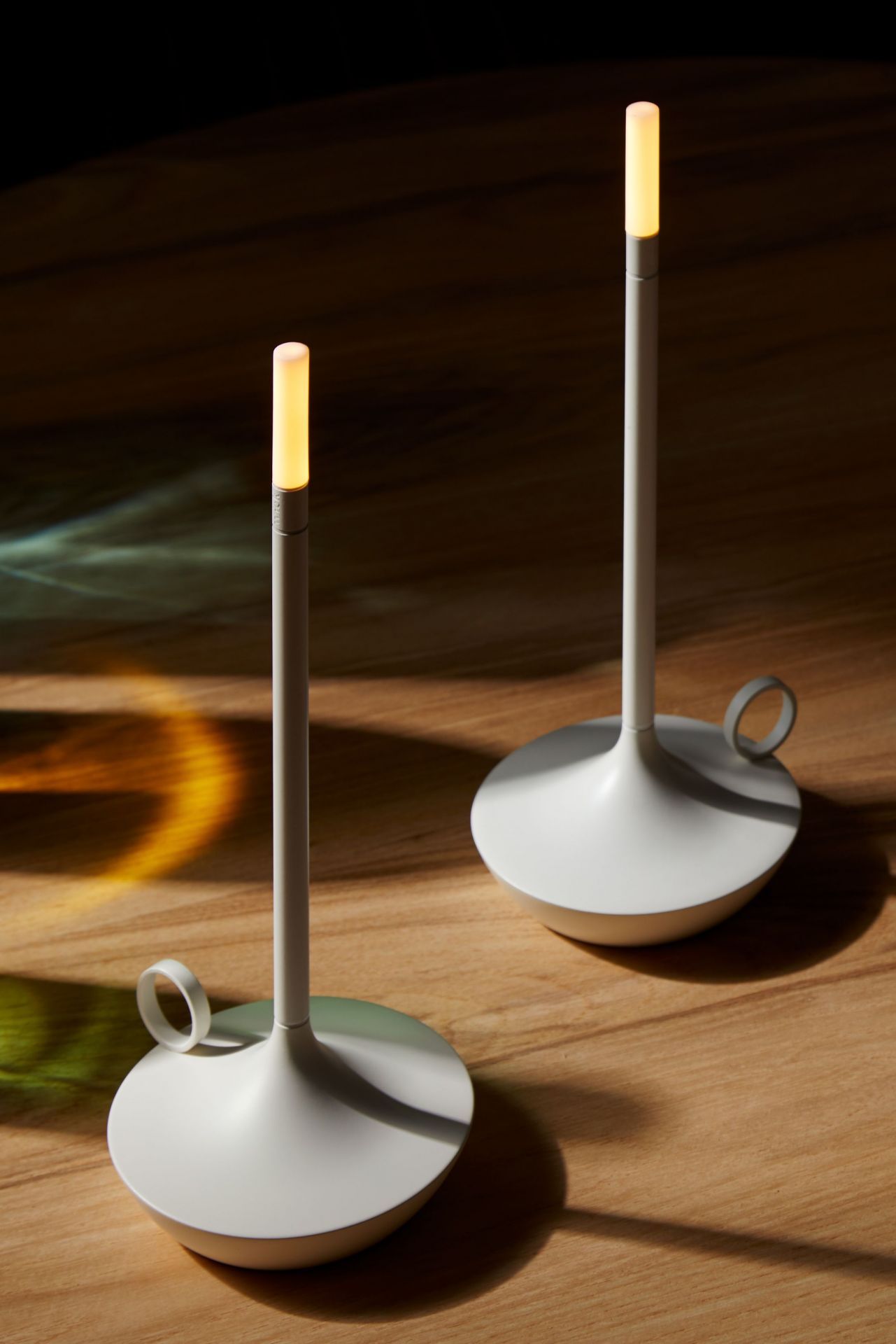 Wick Portable Lampe de batterie / Lampe de table avec USB blanc Graypants