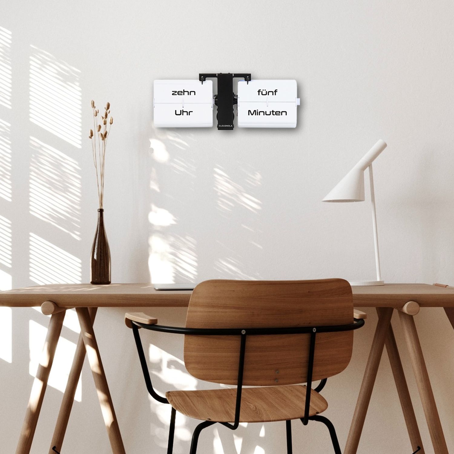 Flipping Out Text  Flip Clock Horloge murale / horloge de table Cloudnola