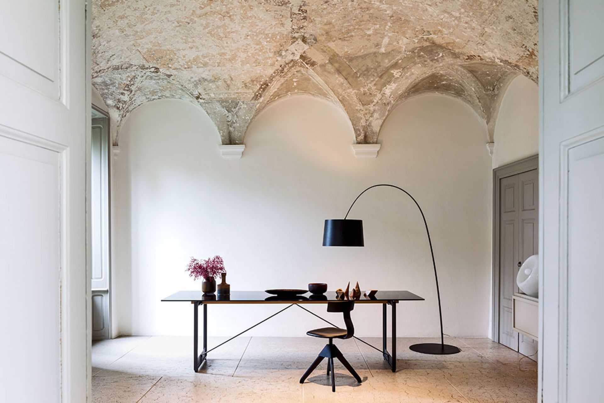 Brut table Magis