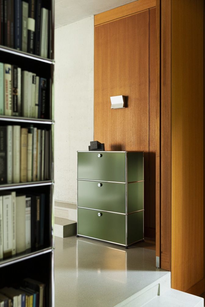 USM Haller Highboard avec trois portes rabattables Vert olive NOUVEAU TEINTE STANDARD 