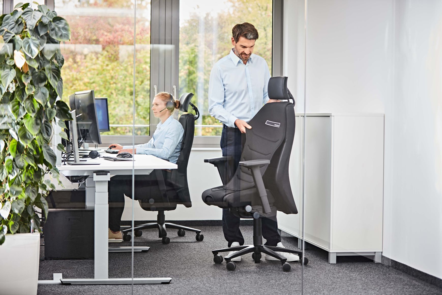 Twentyfouris5 TF118 Fauteuil pivotant avec appui-tête Interstuhl