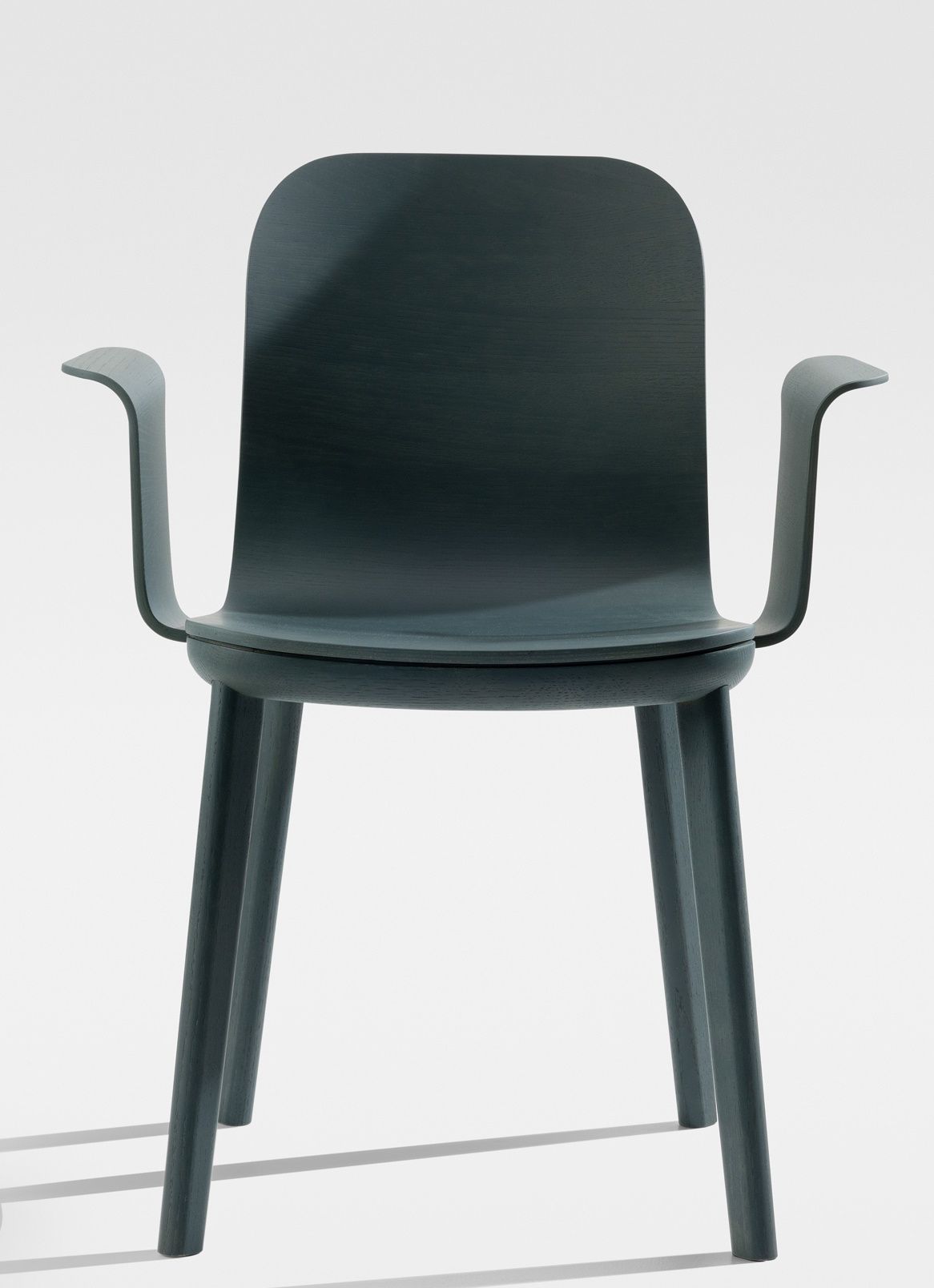 Aeon Comfort Chair chaise à accoudoirs Zeitraum Aeon Comfort Chair chaise à accoudoirs Zeitraum