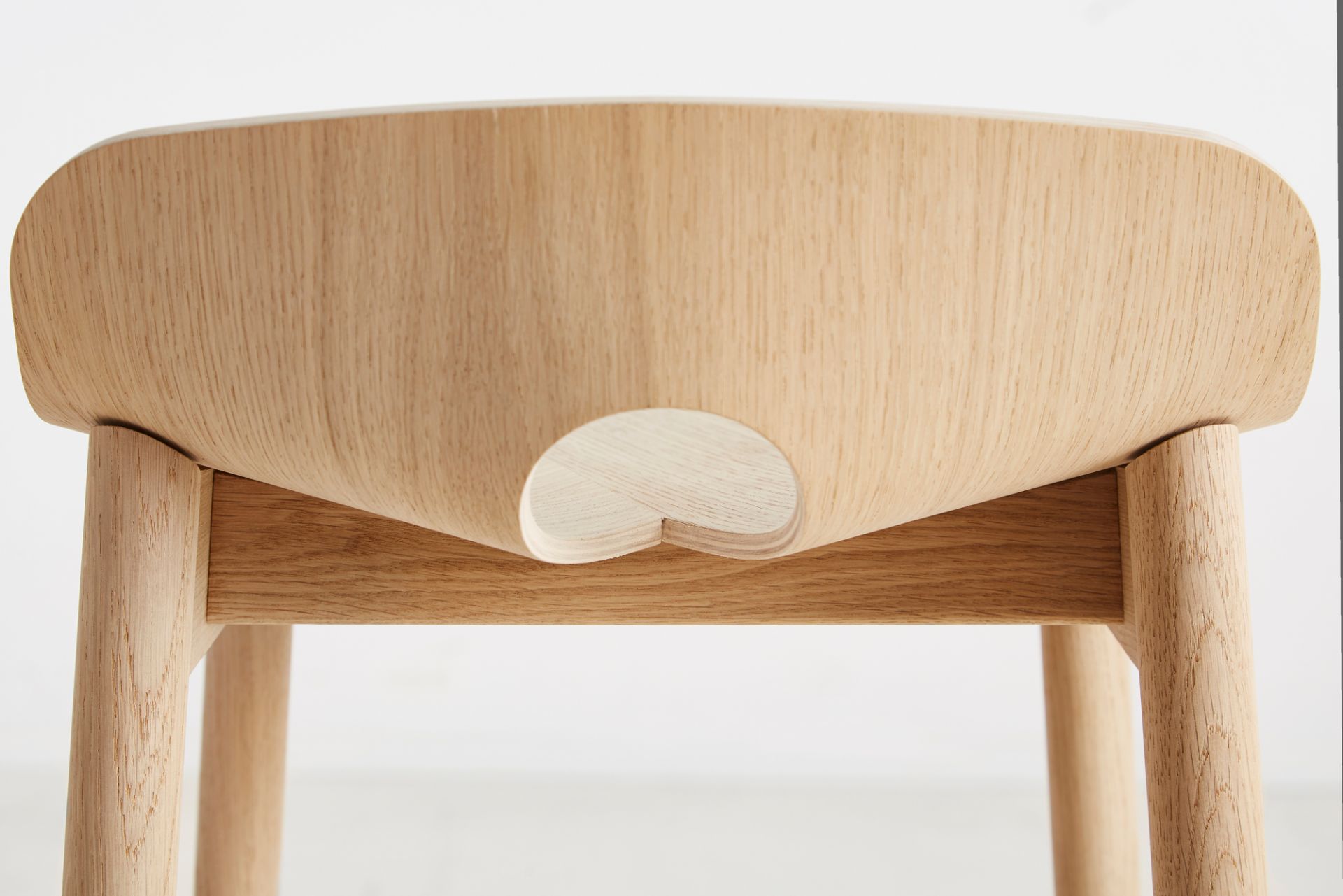 Mono Tabouret de Bar Chêne pigmenté blanc Woud OFFRE SPECIALE