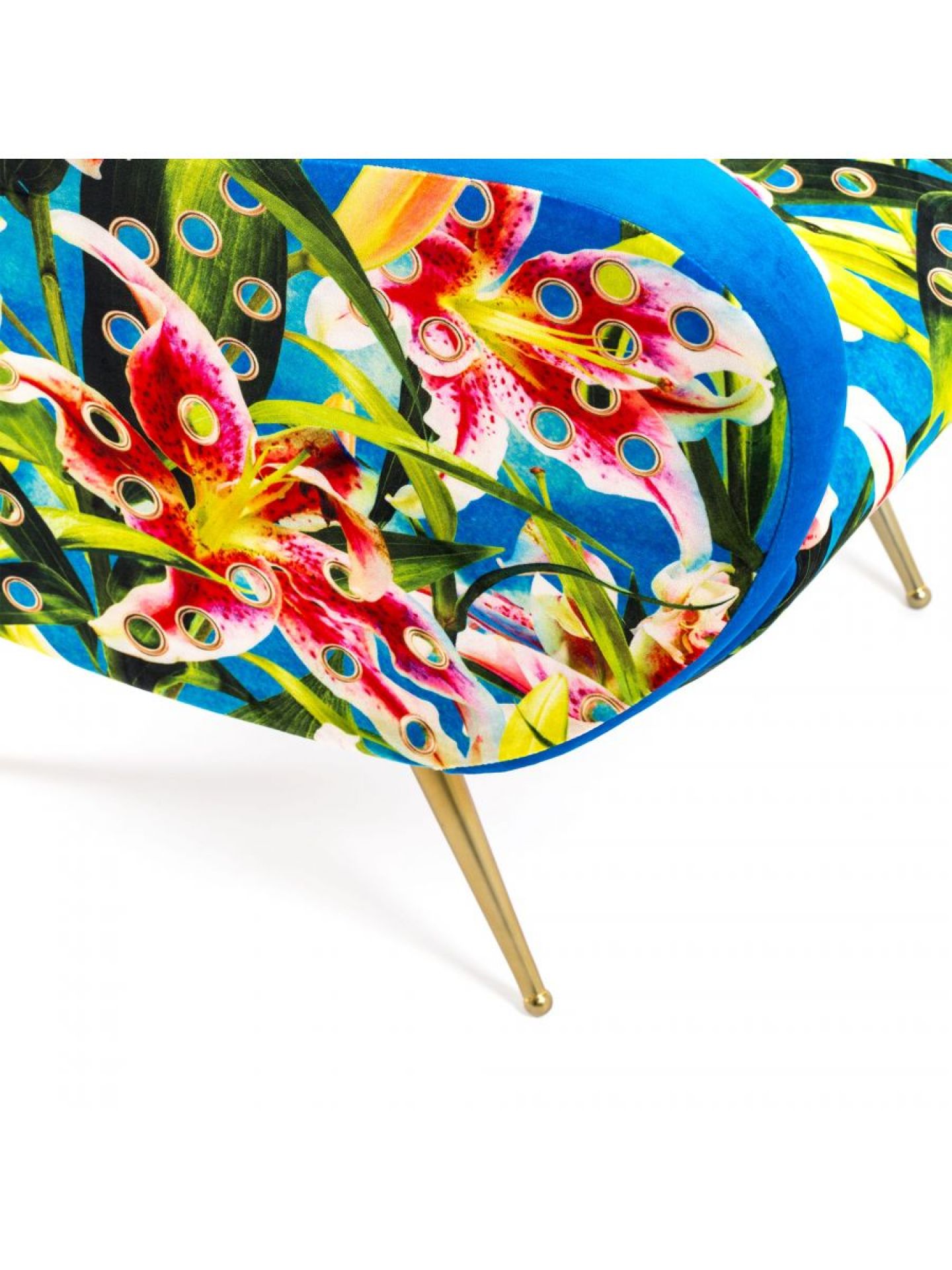 Toiletpaper fauteuil Flowers with holes Seletti Toiletpaper fauteuil Flowers with holes Seletti
