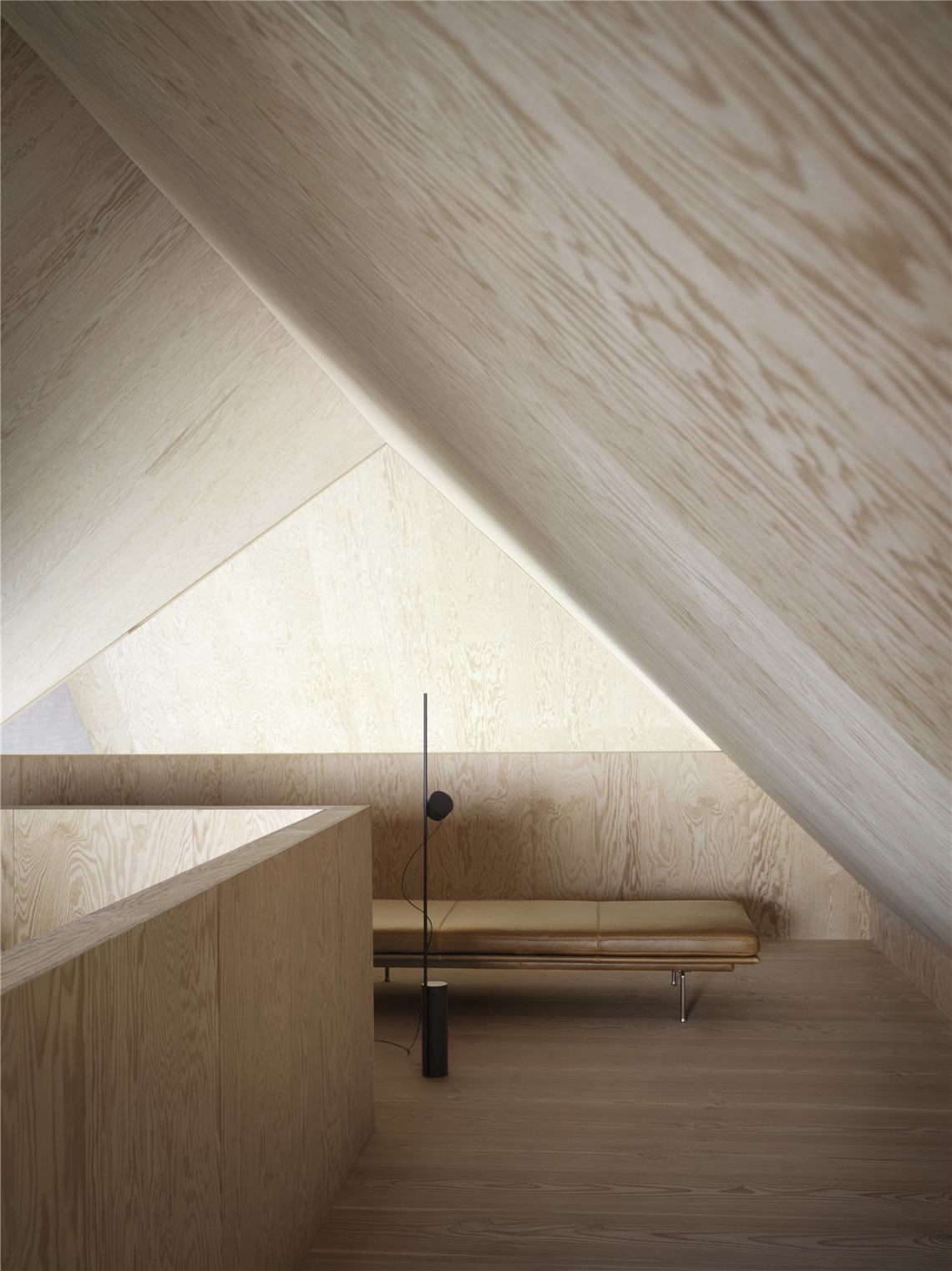 Post Floor Lamp Lampadaire Muuto