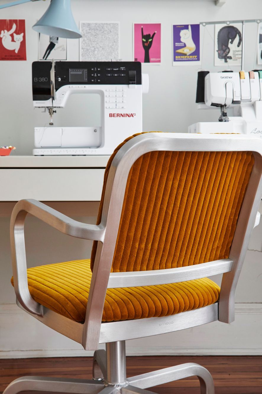 Navy Officer Fauteuil pivotant rembourré KVADRAT Reflect 184 Emeco