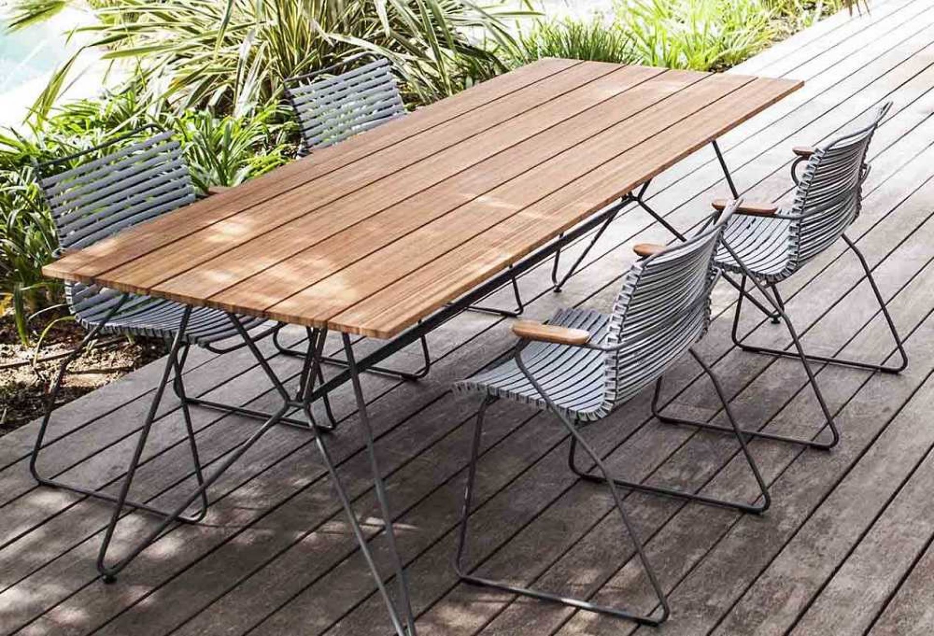Sketch Outdoor Table Houe