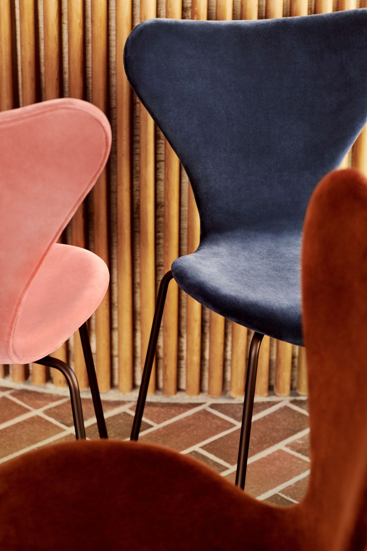 Series 7 3107 Belfast Chair Chaise rembourré Fritz Hansen dunkel pflaume