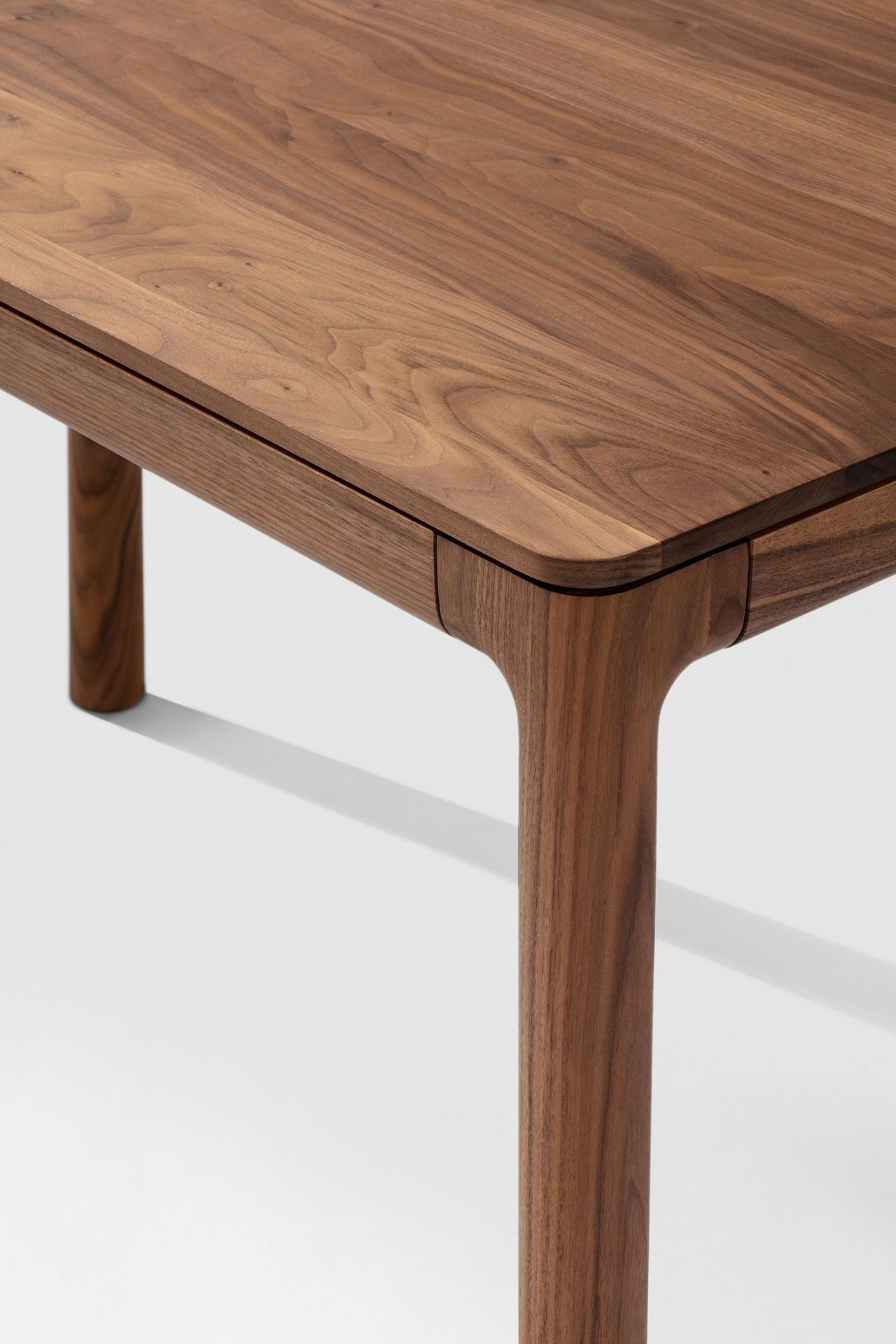 M11 Table en bois massif période