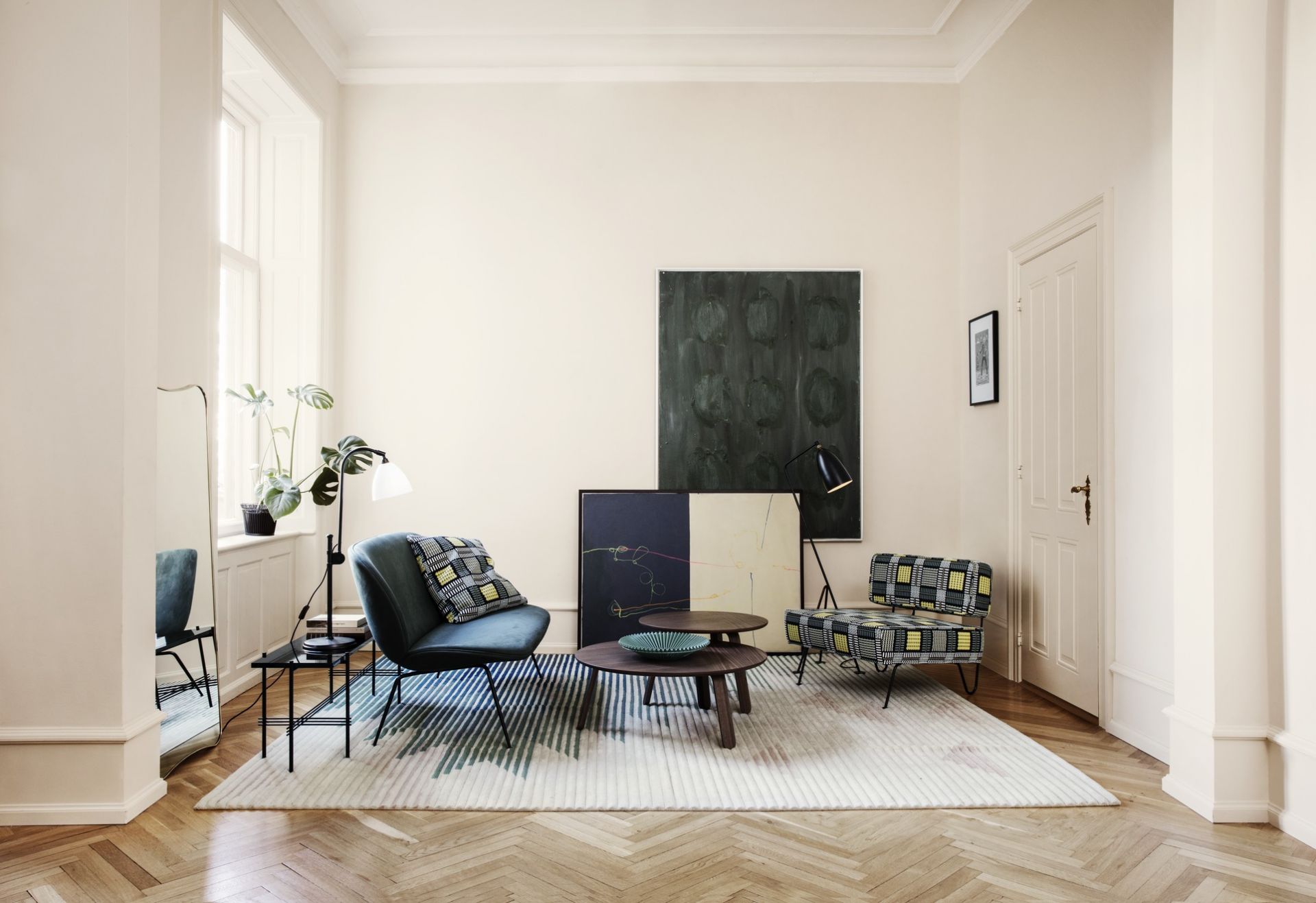 Gräshoppa / Grashoppa lampadaire noir Gubi