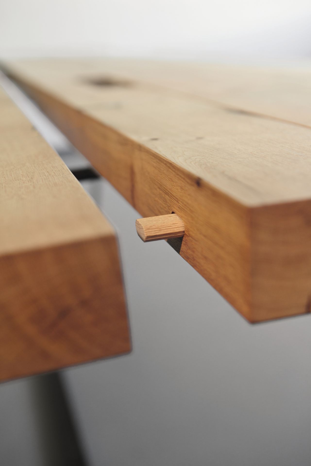 BB 11 Clamp table chêne brûlé Janua 
