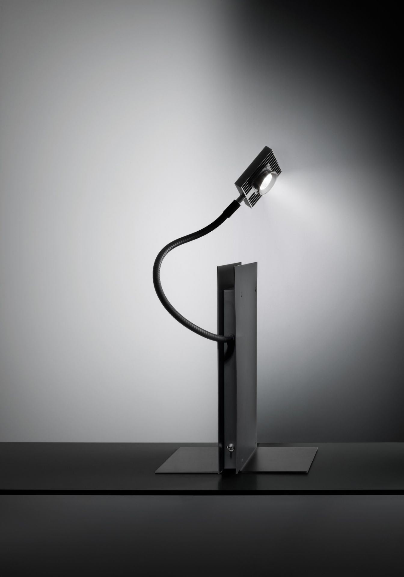 Oskar étagère lampe Ingo Maurer