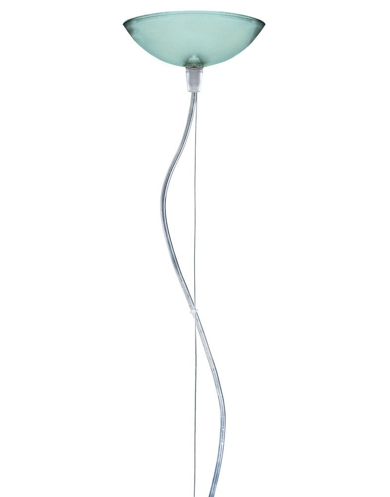 Fly Pendelleuchte von Kartell in Petroleum: Moderne Hängelampe mit transparentem Kabel und Schirm.