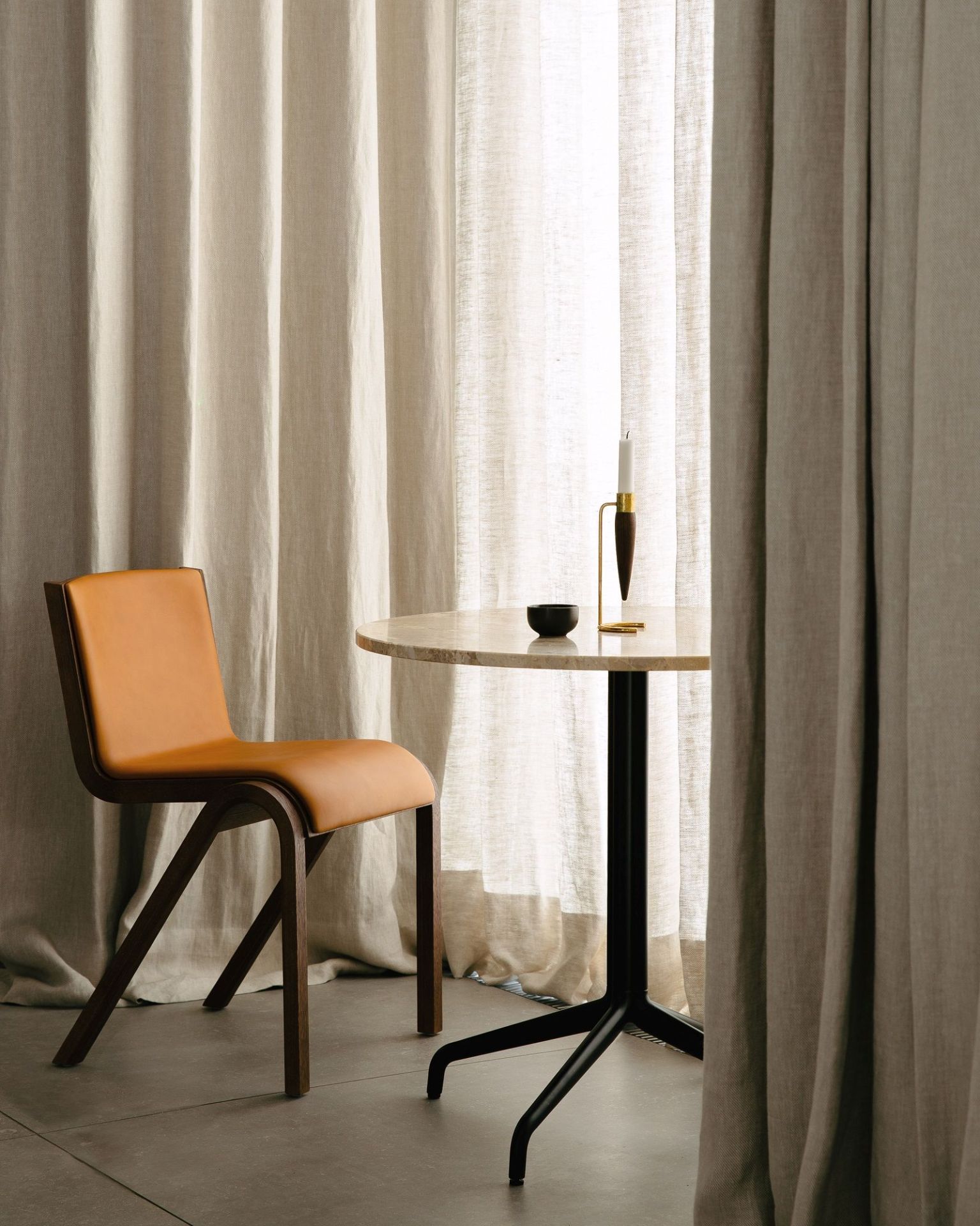 Ready Dining Chair Front Upholstered Chaise Entièrement rembourrée Audo Copenhagen Ready Dining Chair Front Upholstered Chaise Entièrement rembourrée Audo Copenhagen