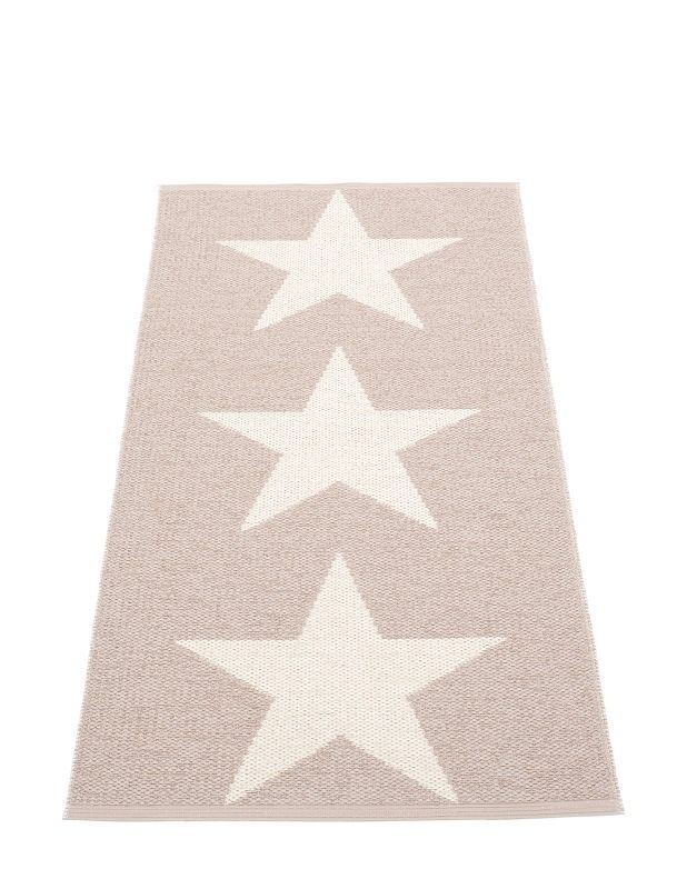 Viggo One Pappelina Kunststoffteppich in Pale Rosa, 70x150 cm, mit drei weißen Sternen.