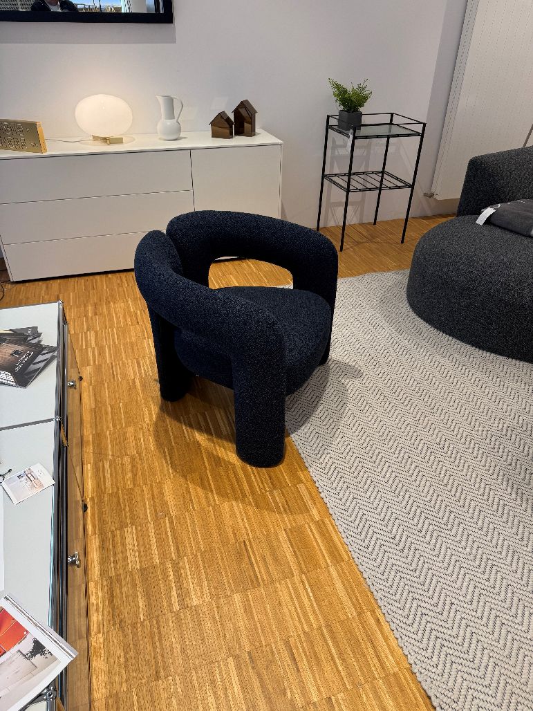 Fauteuil Dudet 577 TESS. « REGARDEZ » NOTTE Cassina PIÈCE D'EXPOSITION