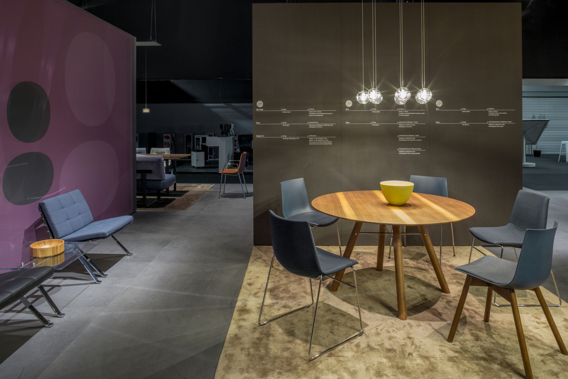 Akio Table ronde Girsberger