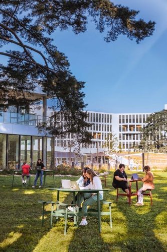 Bolder Table 3 places avec assises Extérieur Fermob EXEMPLE DE MANIÈRE