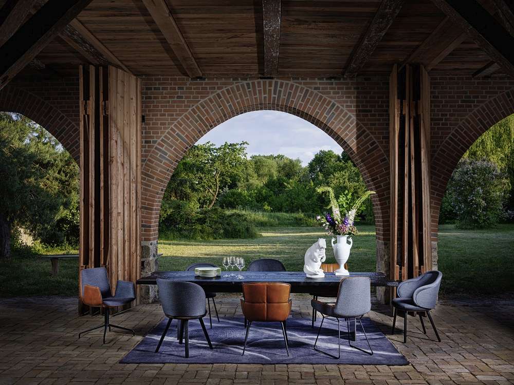 Ona 2020 Curved Armchair Chaise Freifrau Manufaktur