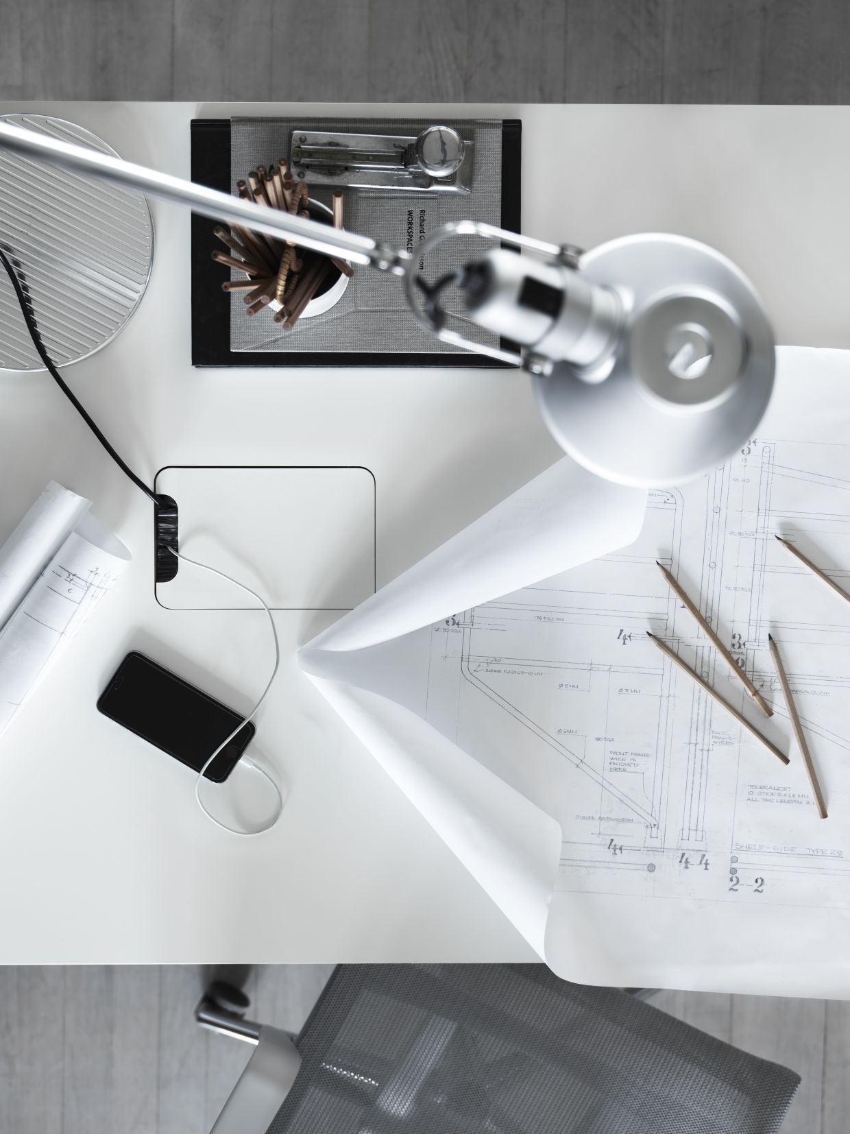 Works Bureau réglable en hauteur L140cm String Furniture
