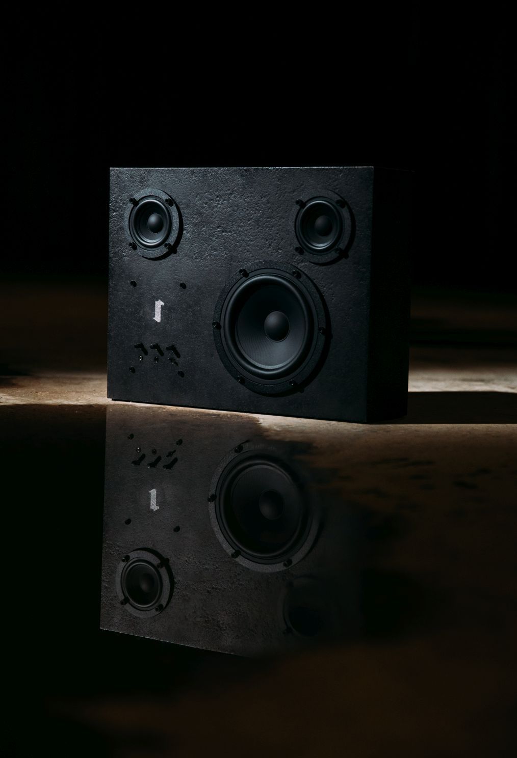 Haut-parleur en acier Transparent Haut-parleur en acier Transparent