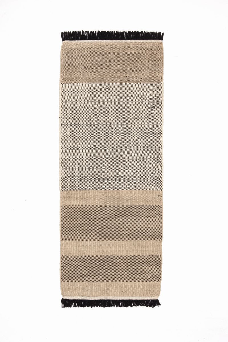 Tres Stripes Tapis noir 80x240cm Nanimarquina