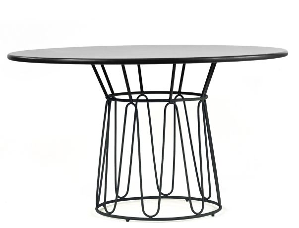 Circo Dining Table Table de salle à manger d'extérieur ames Noir - Noir Schwarzer Circo Esstisch für den Außenbereich mit runder Tischplatte und filigranem Stahlgestell.