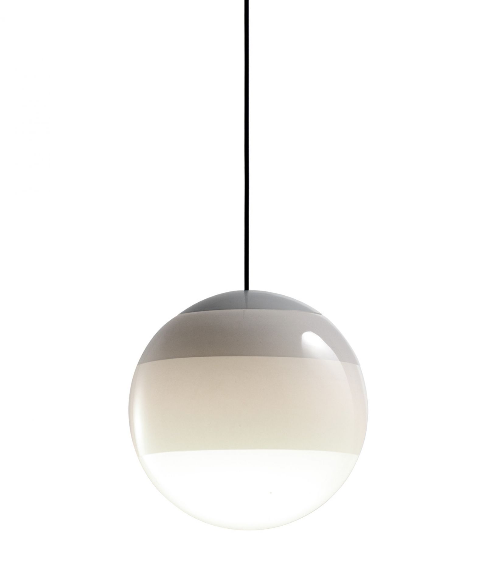 Dipping Light 30 LED Lampe suspension Marset blanc perle Nahaufnahme der Dipping Light Pendelleuchte in Perlweiß von Marset, eine moderne Hängelampe.