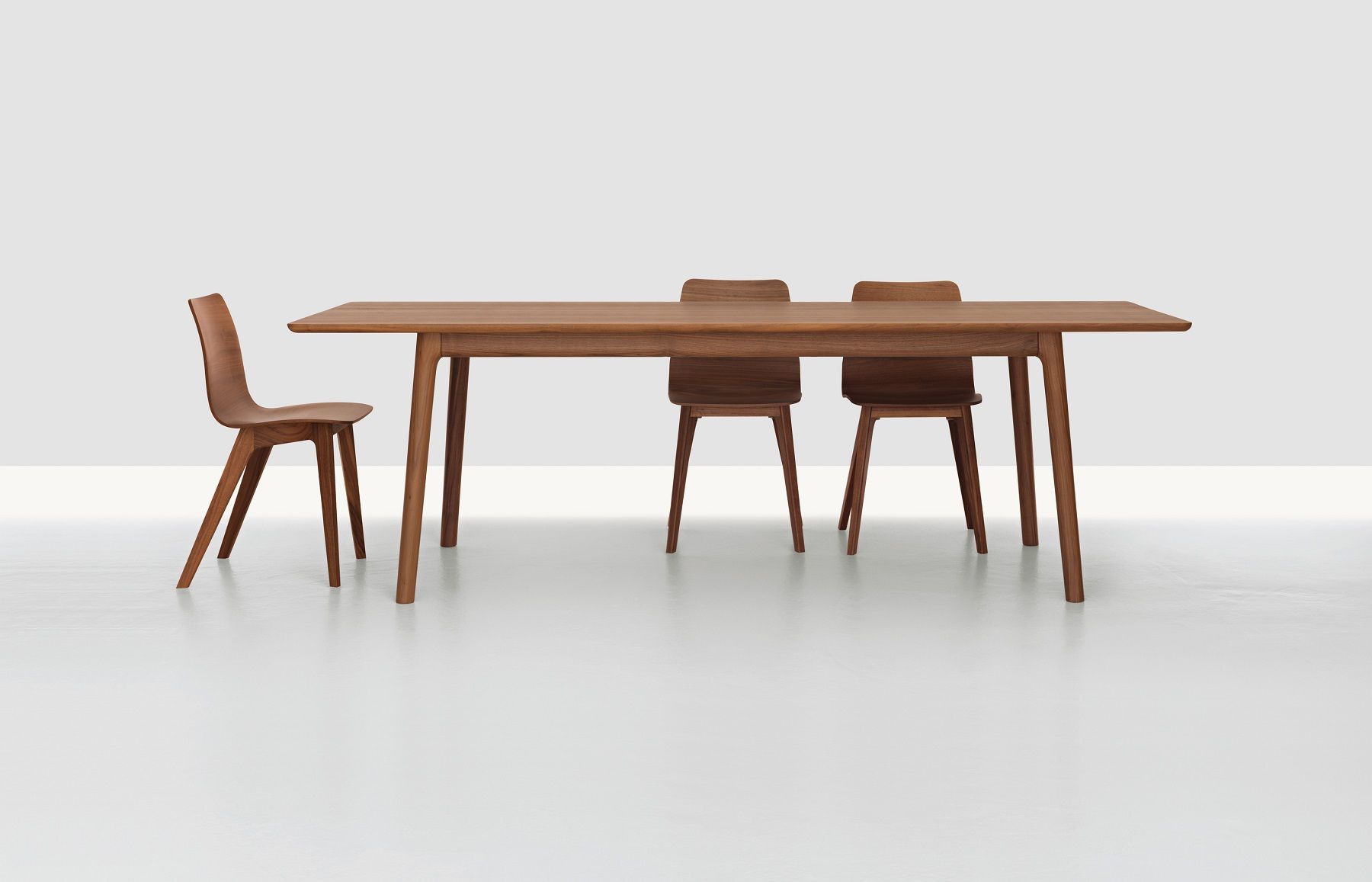 E8 table / table de salle à manger en bois massif période