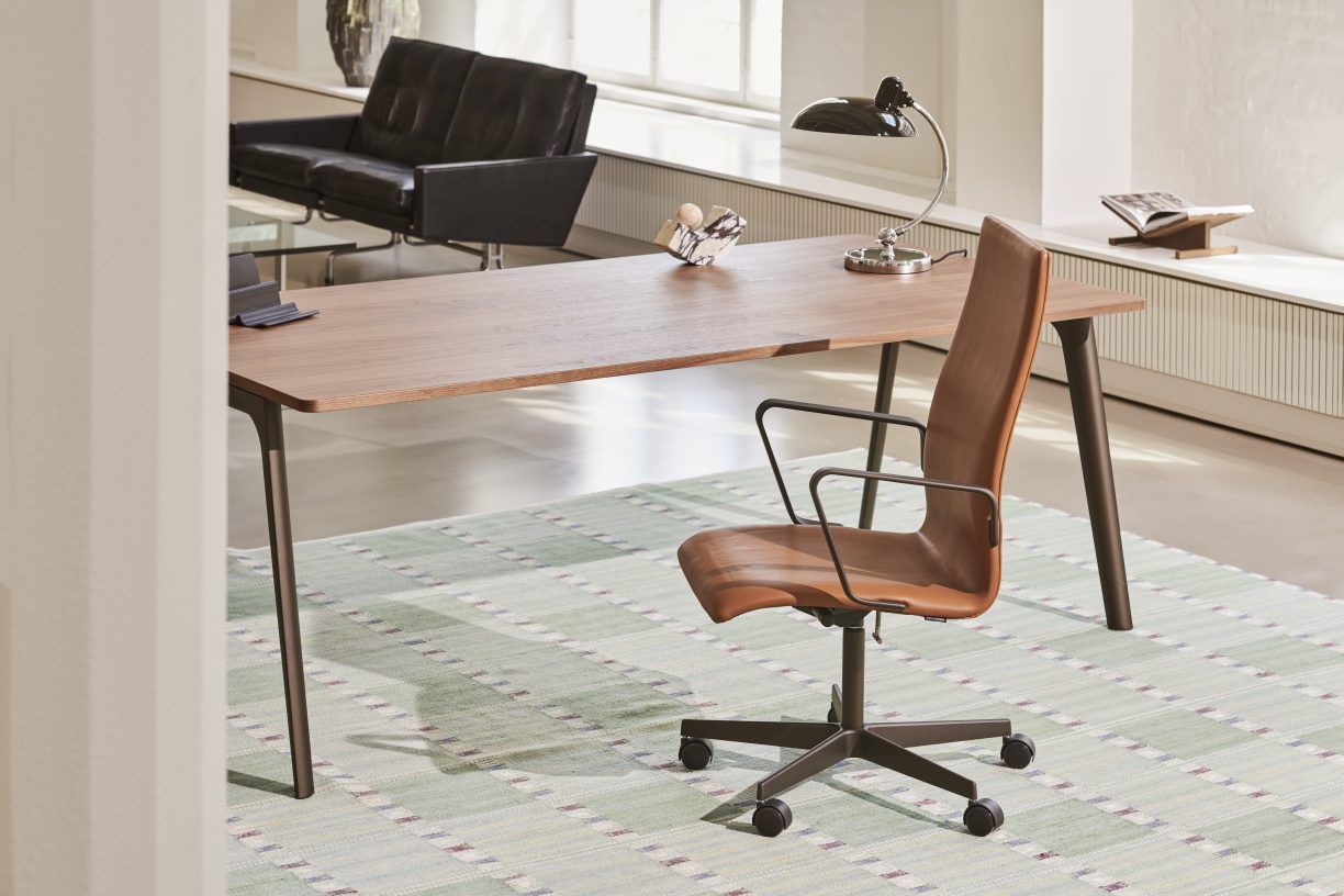 Table Pluralis Fritz Hansen