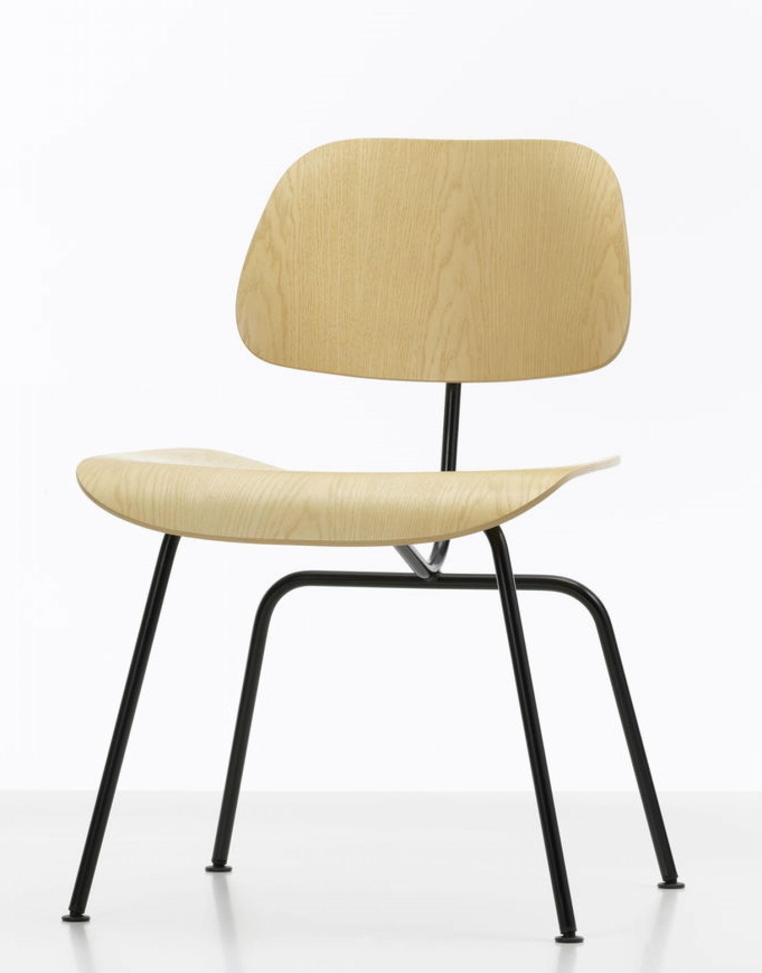 Plywood Group DCM Chaise Vitra