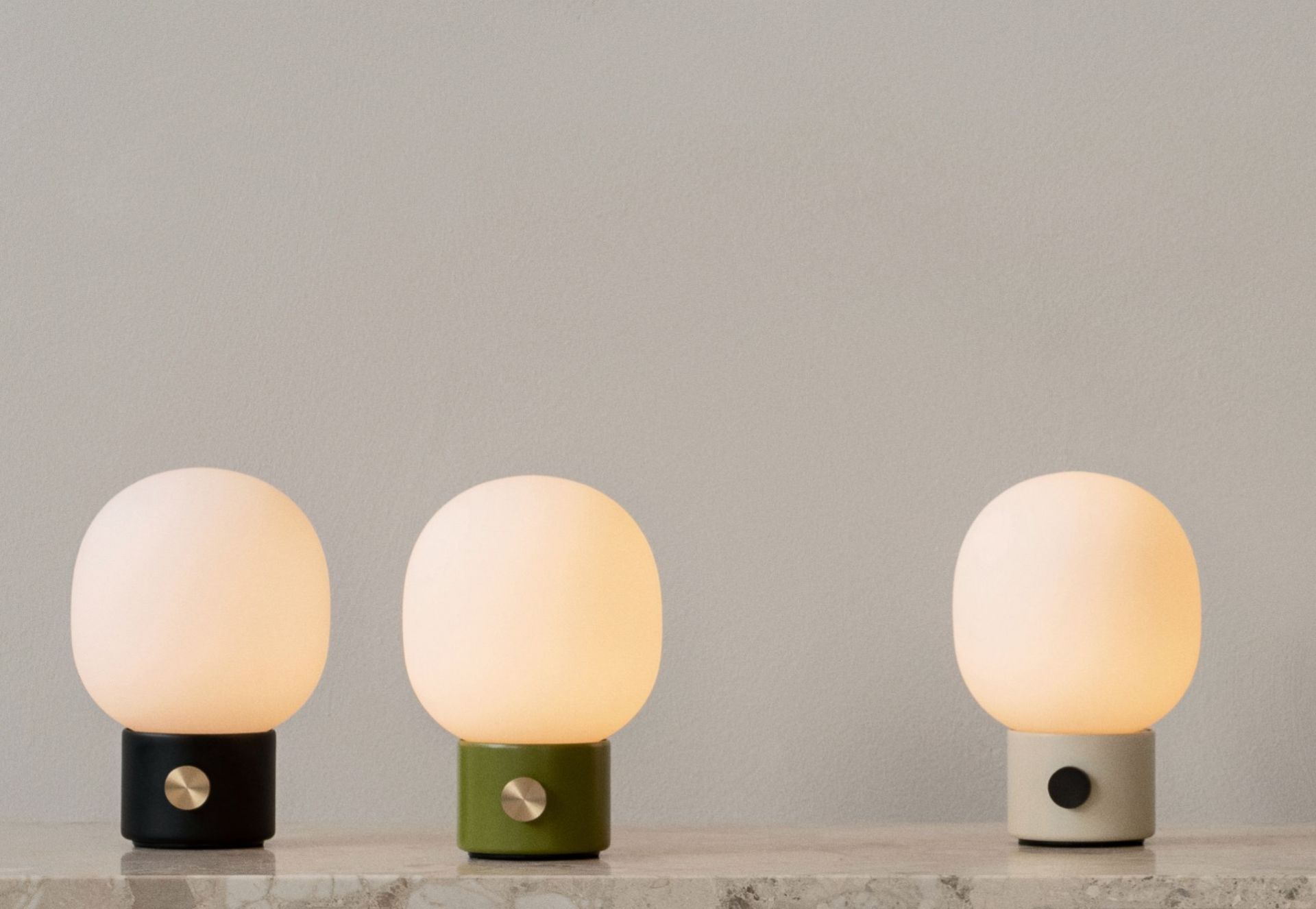JWDA Lampe de table portable Blanc albâtre Audo