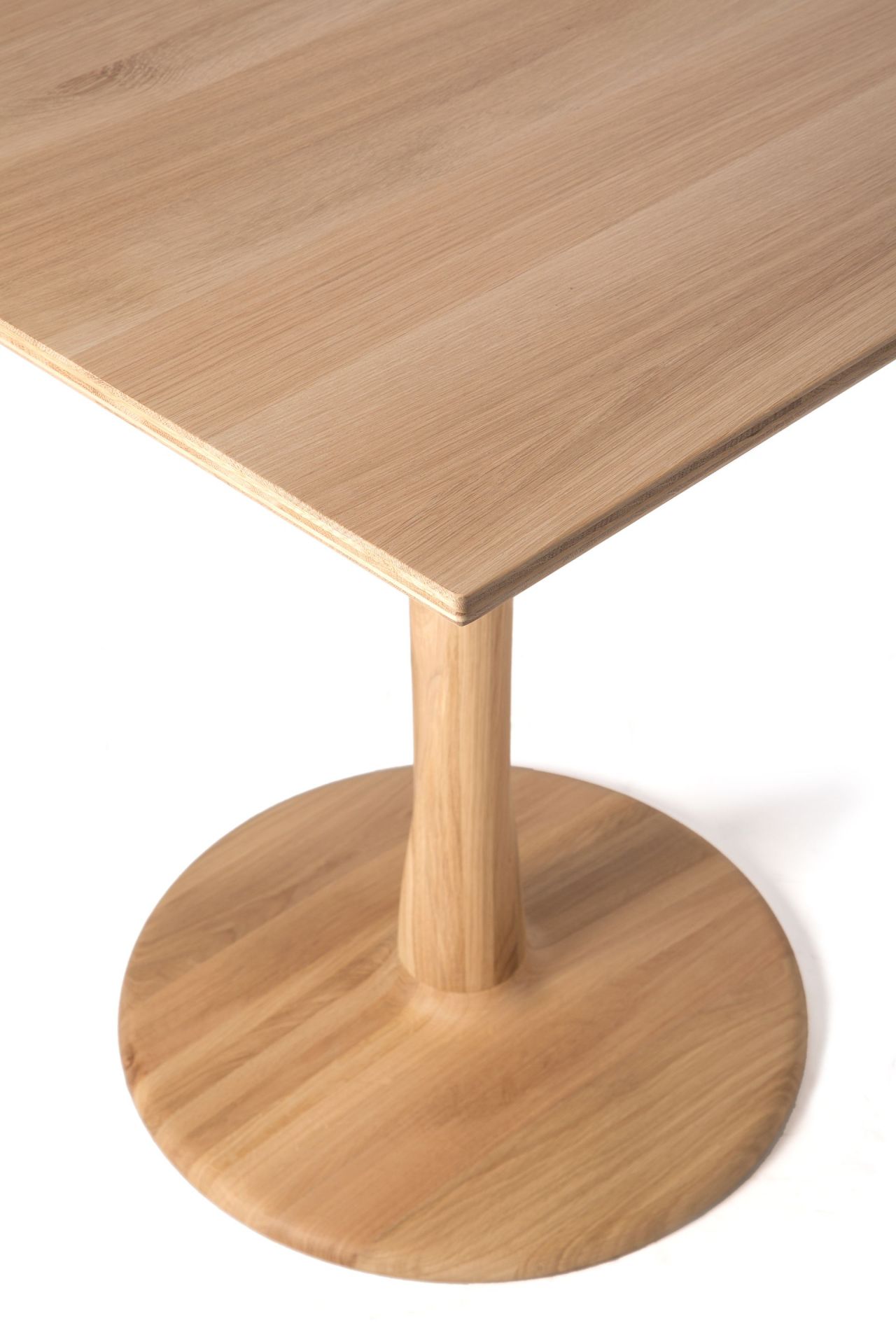 Torsion Table en Chêne à Manger Carrée Ethnicraft