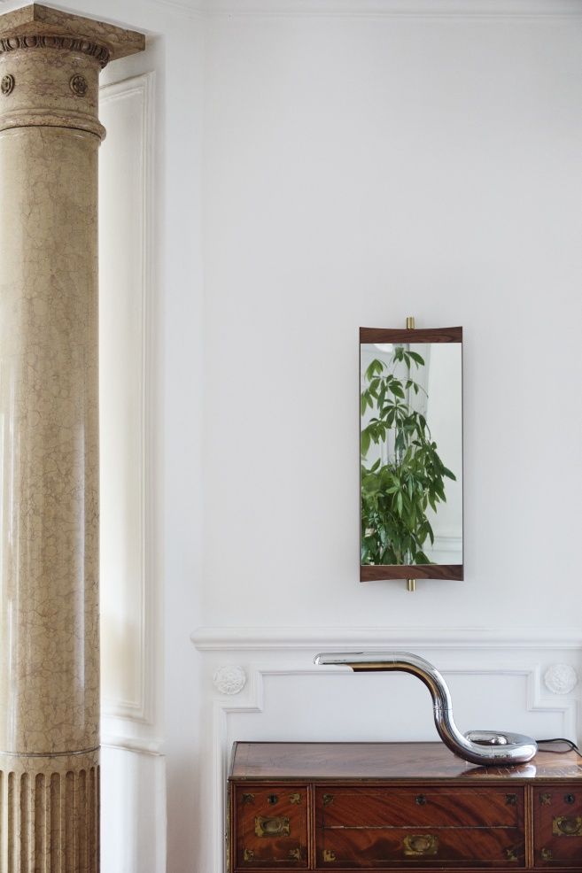 Vanity Wall Mirror 1 miroir mural Gubi