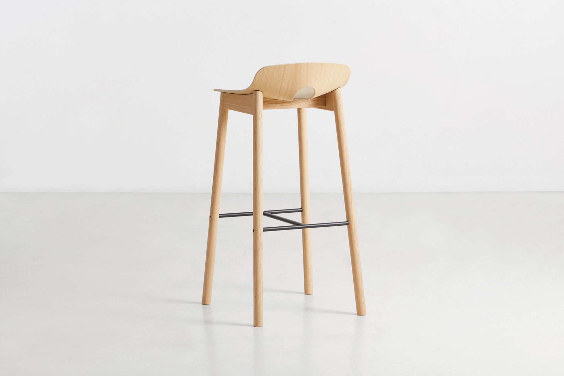 Mono Tabouret de Bar Chêne pigmenté blanc Woud OFFRE SPECIALE