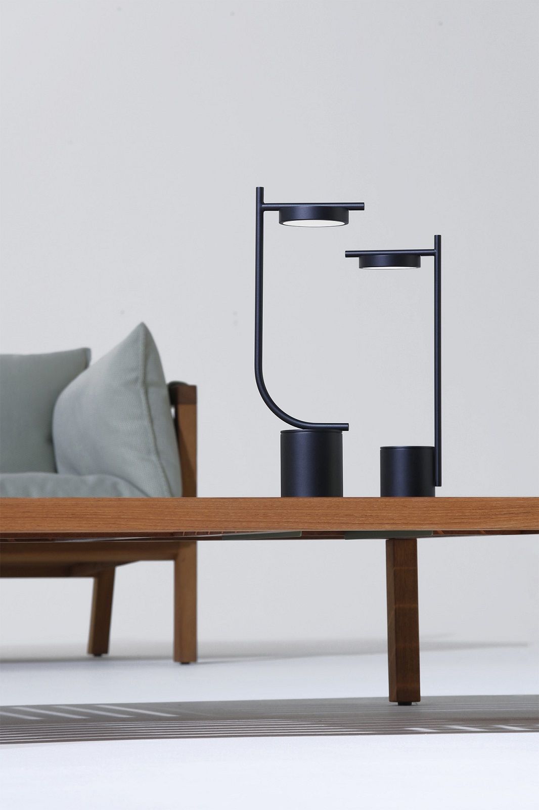 Igram Portable Table Lamp Shape J Lampe à batterie / lampe de table Grupa 