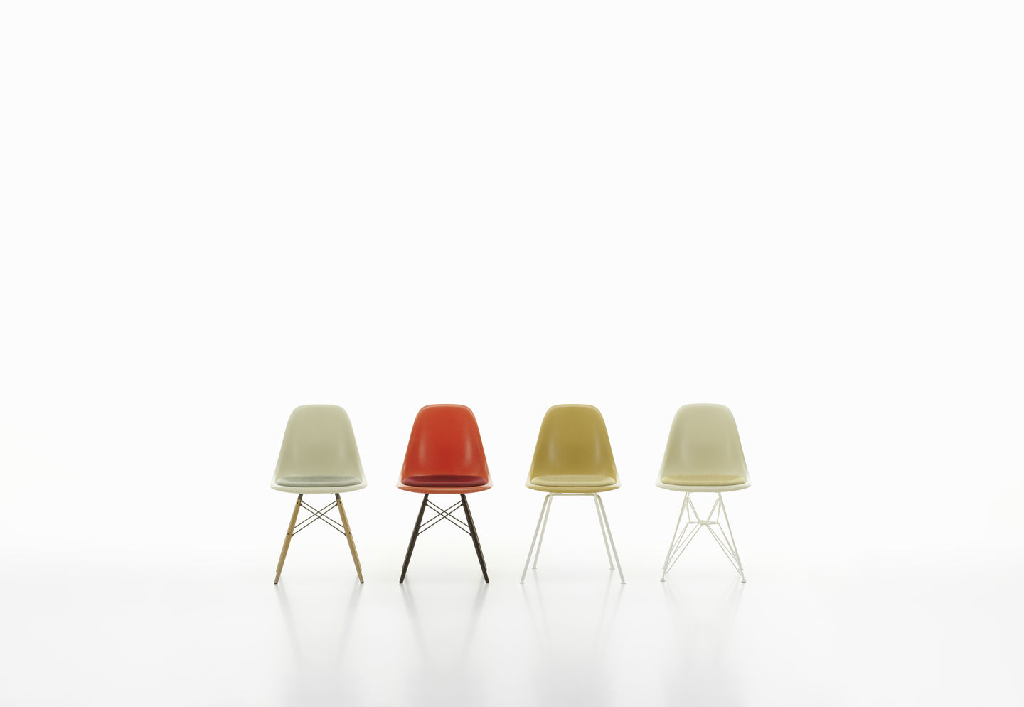 Eames Fiberglass Chair DSR chaise avec coussin d'assise Vitra