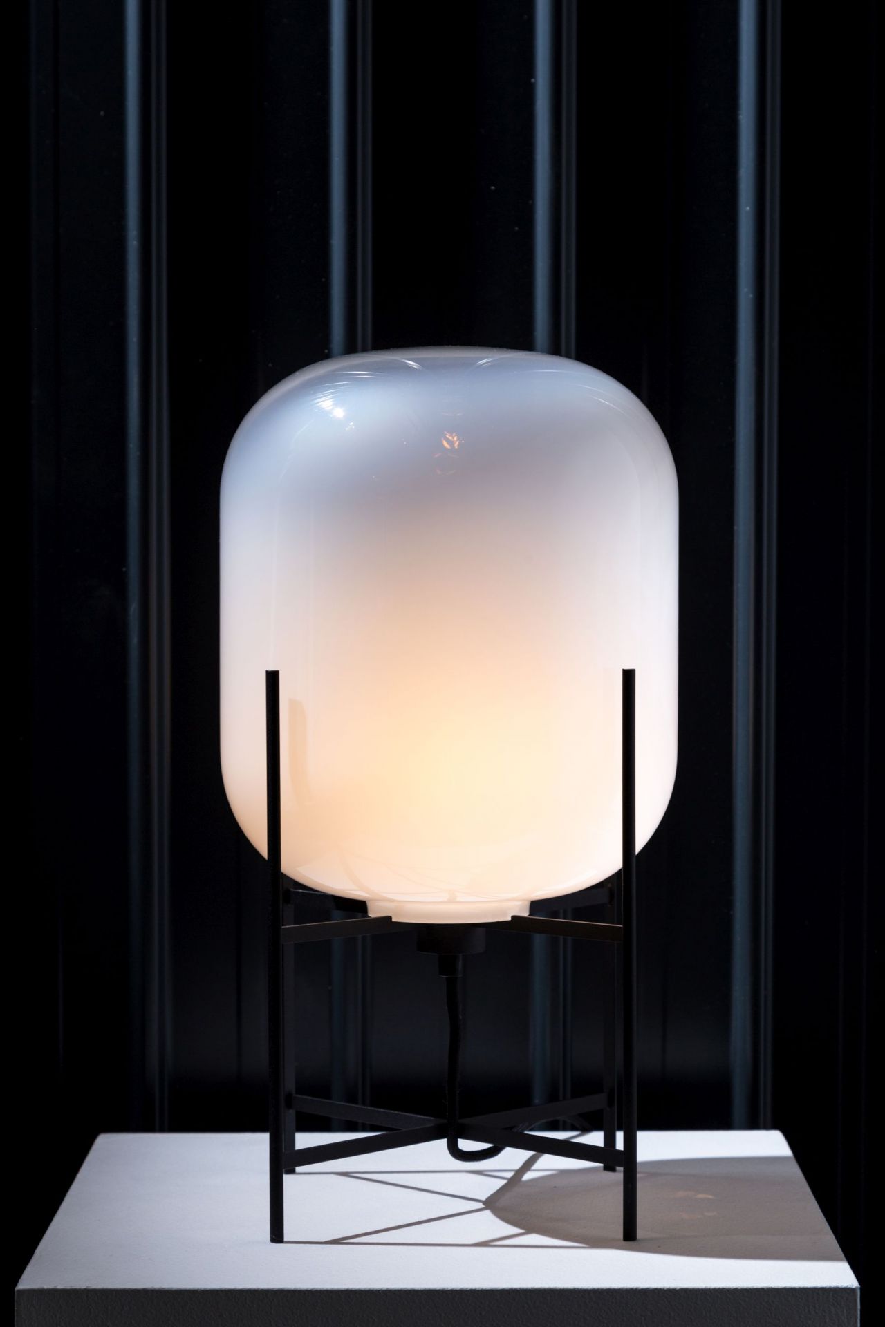 Oda Small lampe de table aubergine Pulpo