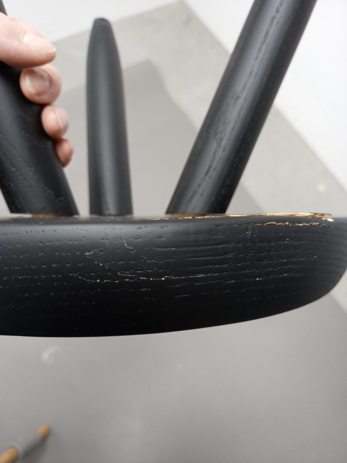 524 Tabouret Berger série teinté noir Cassina OBJECTS IMPARFAITS