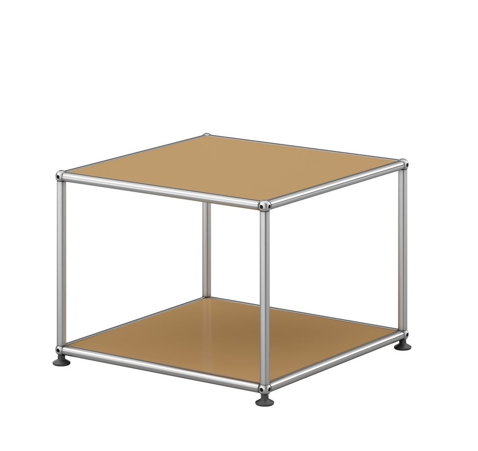 USM Haller Beistelltisch offen QUICK SHIP Beige, quadratisches Designmöbel mit zwei Ebenen und verchromtem Gestell.