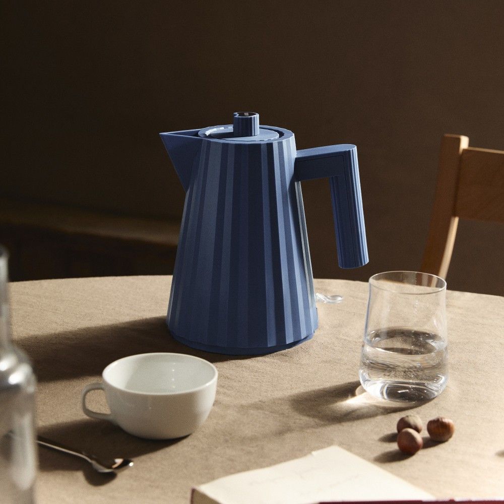 MDL06/1 Plissé Bouilloire Small Alessi Bleu