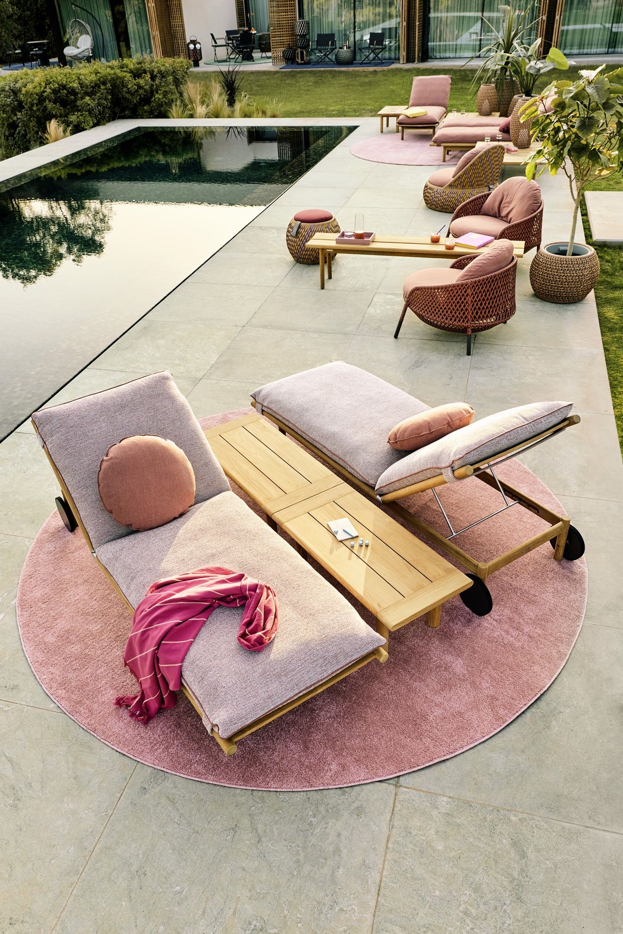 AHNDA Outdoor Armchair Fauteuil DEDON